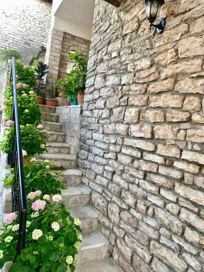 Kubeja Guest House Gjirokastër Exterior foto