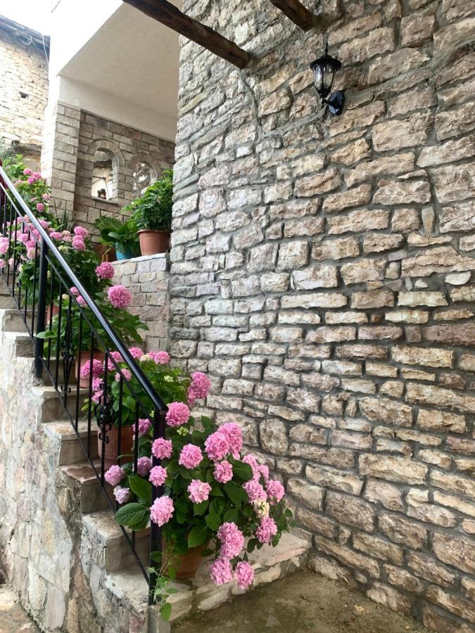Kubeja Guest House Gjirokastër Exterior foto