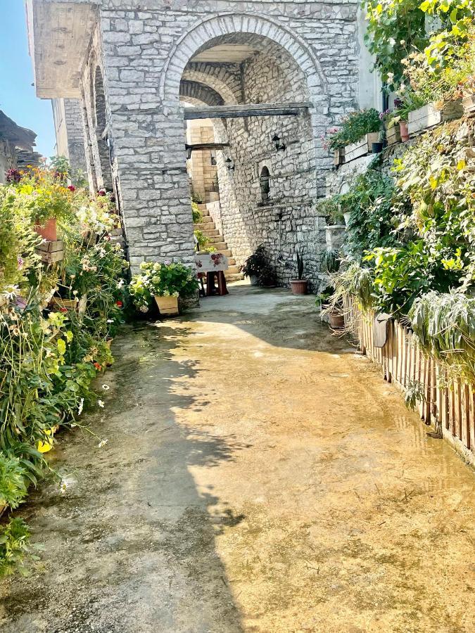 Kubeja Guest House Gjirokastër Exterior foto