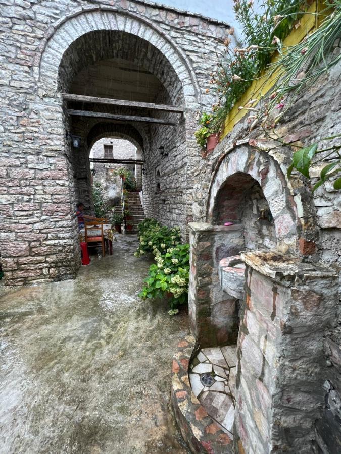 Kubeja Guest House Gjirokastër Exterior foto