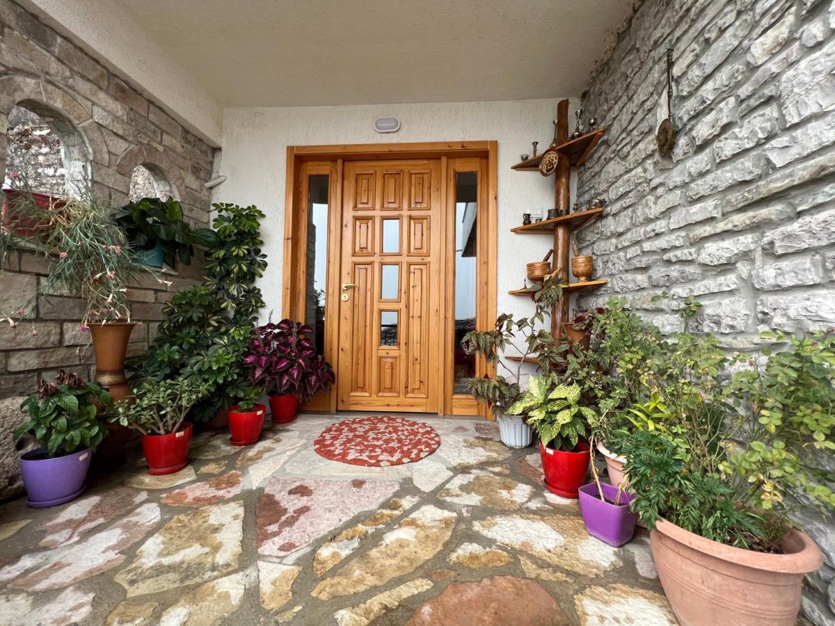 Kubeja Guest House Gjirokastër Exterior foto